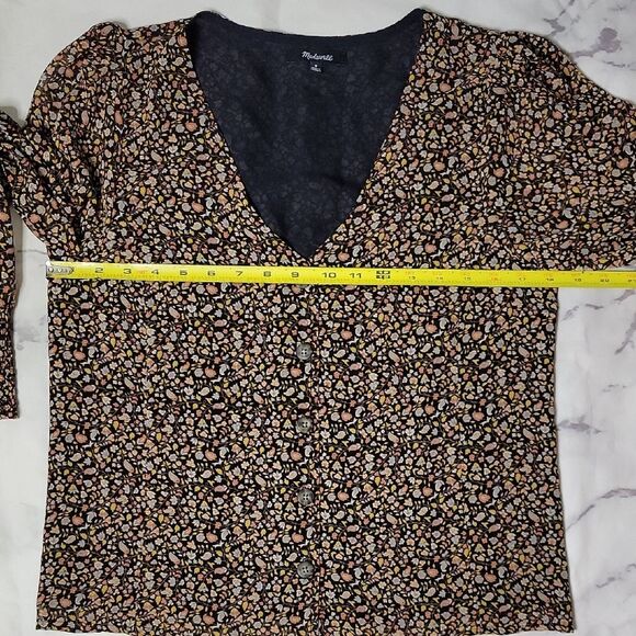 Madewell Georgette Smoked-Cuff Button-Front Shirt in Folktale Paisley - Picture 5 of 8